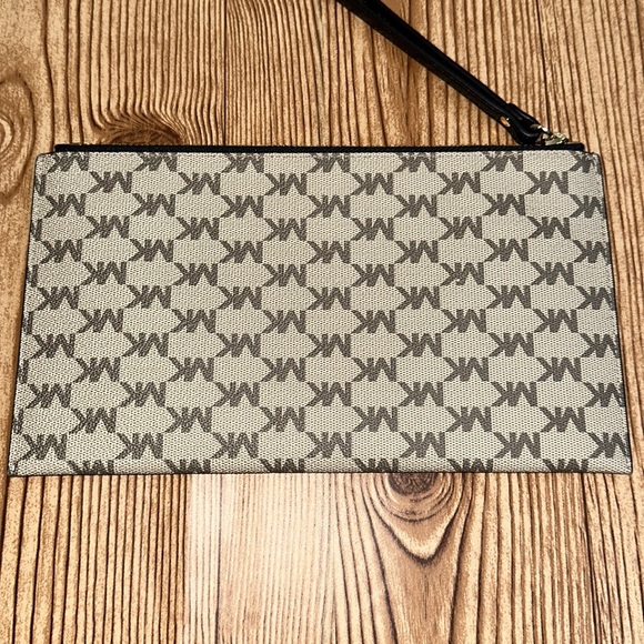 Michael Kors Jet Set Logo Coated Canvas Pouch - Picture 4 of 7